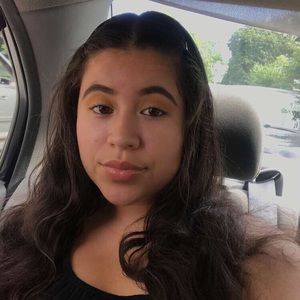 Meet your Posher, Andrea